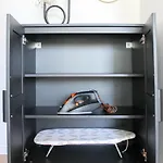 Modern - Fuer Freunde & Familien, Stadtnah, Parkplatz, E-ladestation, Gitterbox Fuer Fahrraeder, Fitnessstudio, Digitale Gaestemappe Mit Restaurant- Und Unternehmenstipps *