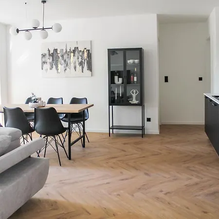 Modern - Fuer Freunde & Familien, Stadtnah, Parkplatz, E-ladestation, Gitterbox Fuer Fahrraeder, Fitnessstudio, Digitale Gaestemappe Mit Restaurant- Und Unternehmenstipps * 科布倫茨