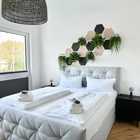 Modern - Fuer Freunde & Familien, Stadtnah, Parkplatz, E-ladestation, Gitterbox Fuer Fahrraeder, Fitnessstudio, Digitale Gaestemappe Mit Restaurant- Und Unternehmenstipps 公寓