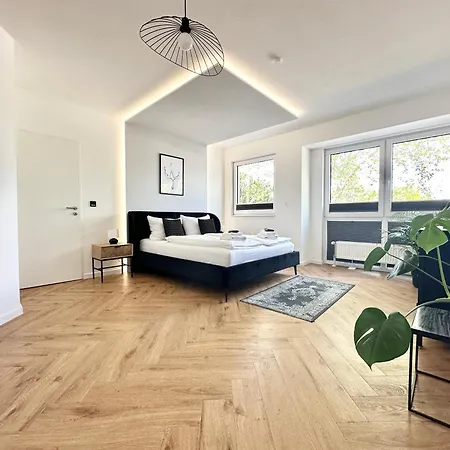 Apartment Modern - Fuer Freunde & Familien, Stadtnah, Parkplatz, E-ladestation, Gitterbox Fuer Fahrraeder, Fitnessstudio, Digitale Gaestemappe Mit Restaurant- Und Unternehmenstipps Koblenz (Rhineland-Palatinate)