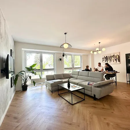 Modern - Fuer Freunde & Familien, Stadtnah, Parkplatz, E-ladestation, Gitterbox Fuer Fahrraeder, Fitnessstudio, Digitale Gaestemappe Mit Restaurant- Und Unternehmenstipps 科布倫茨