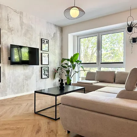 Modern - Fuer Freunde & Familien, Stadtnah, Parkplatz, E-ladestation, Gitterbox Fuer Fahrraeder, Fitnessstudio, Digitale Gaestemappe Mit Restaurant- Und Unternehmenstipps Apartment Koblenz (Rhineland-Palatinate)