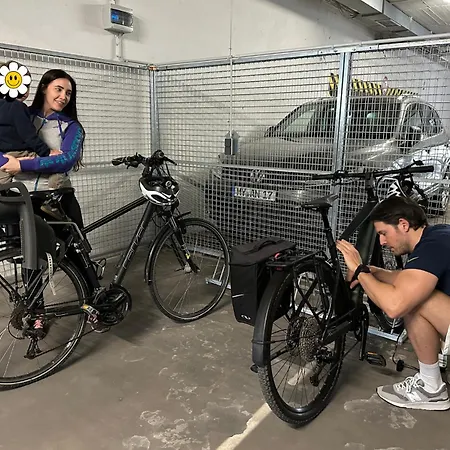 Modern - Fuer Freunde & Familien, Stadtnah, Parkplatz, E-ladestation, Gitterbox Fuer Fahrraeder, Fitnessstudio, Digitale Gaestemappe Mit Restaurant- Und Unternehmenstipps 科布倫茨