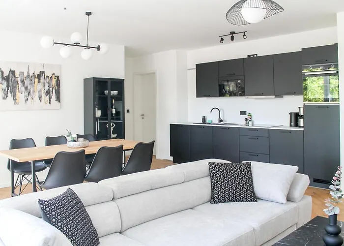 Modern - Fuer Freunde & Familien, Stadtnah, Parkplatz, E-ladestation, Gitterbox Fuer Fahrraeder, Fitnessstudio, Digitale Gaestemappe Mit Restaurant- Und Unternehmenstipps *