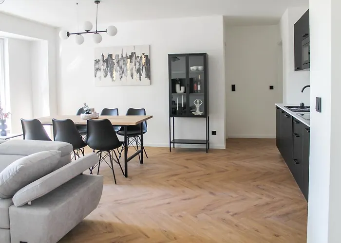 Modern - Fuer Freunde & Familien, Stadtnah, Parkplatz, E-ladestation, Gitterbox Fuer Fahrraeder, Fitnessstudio, Digitale Gaestemappe Mit Restaurant- Und Unternehmenstipps * Кобленц