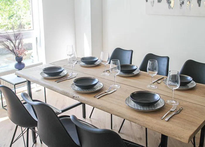 Modern - Fuer Freunde & Familien, Stadtnah, Parkplatz, E-ladestation, Gitterbox Fuer Fahrraeder, Fitnessstudio, Digitale Gaestemappe Mit Restaurant- Und Unternehmenstipps كوبلنس