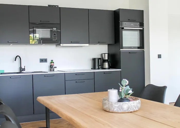 Апартаменты Modern - Fuer Freunde & Familien, Stadtnah, Parkplatz, E-ladestation, Gitterbox Fuer Fahrraeder, Fitnessstudio, Digitale Gaestemappe Mit Restaurant- Und Unternehmenstipps *